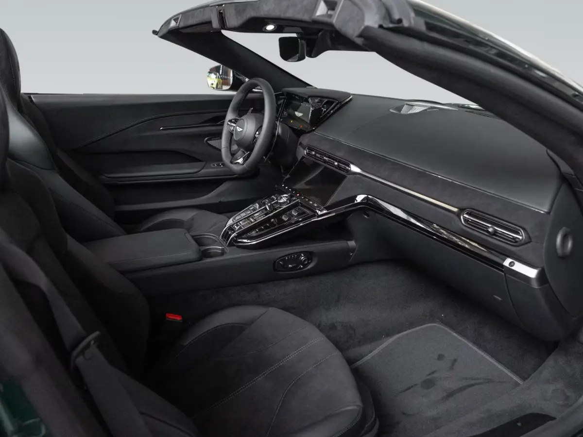 Aston Martin Vantage V8 Spider 2026, exterior — Marbella Super Car Rental, Marbella. Aston Martin Vantage V8 Spider in Marbella El alquiler del Aston Martin Vantage V8 Spider…
