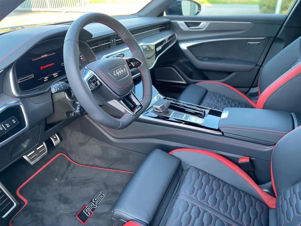 Audi RS6 2022, вид спереди — Marbella Super Car Rental, Марбелья. Audi RS6 в Марбелье Аренда Audi RS6 в Марбелье предлагает спортивный автомобиль мощностью…