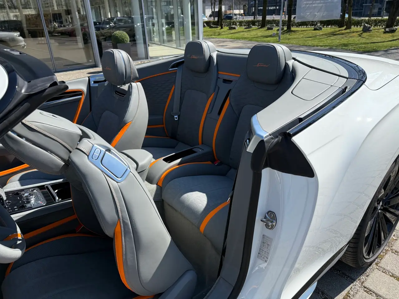 Bentley Continental GTC Speed 2025, vue arrière — Marbella Super Car Rental, Marbella. Bentley Continental GTC Speed in Marbella La location de la Bentley Continental GTC Speed…