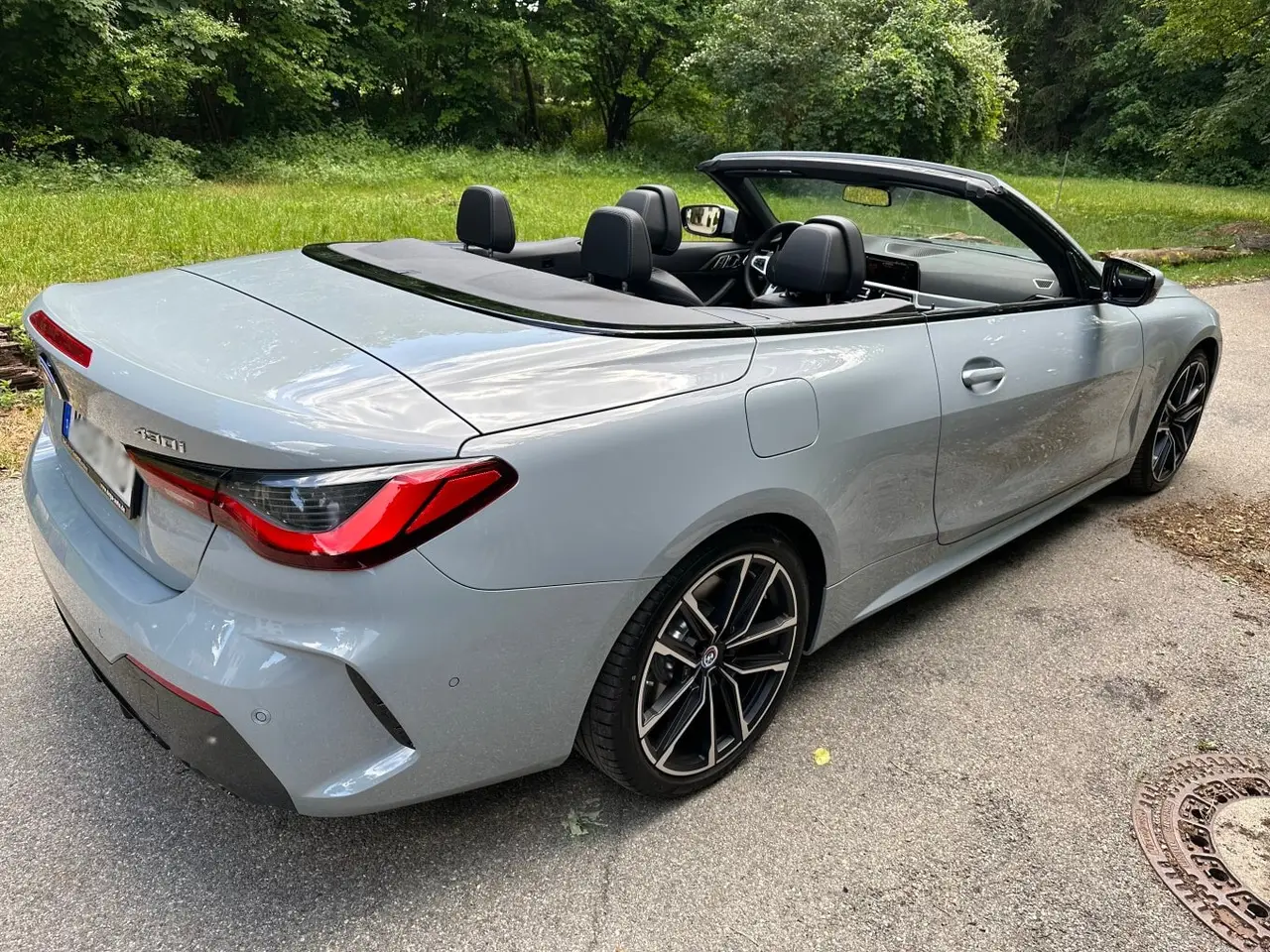 BMW 430i Cabrio 2023, extérieur — Marbella Super Car Rental, Marbella. BMW 430i Cabrio in Marbella La location d'une BMW 430i Cabrio à Marbella permet…