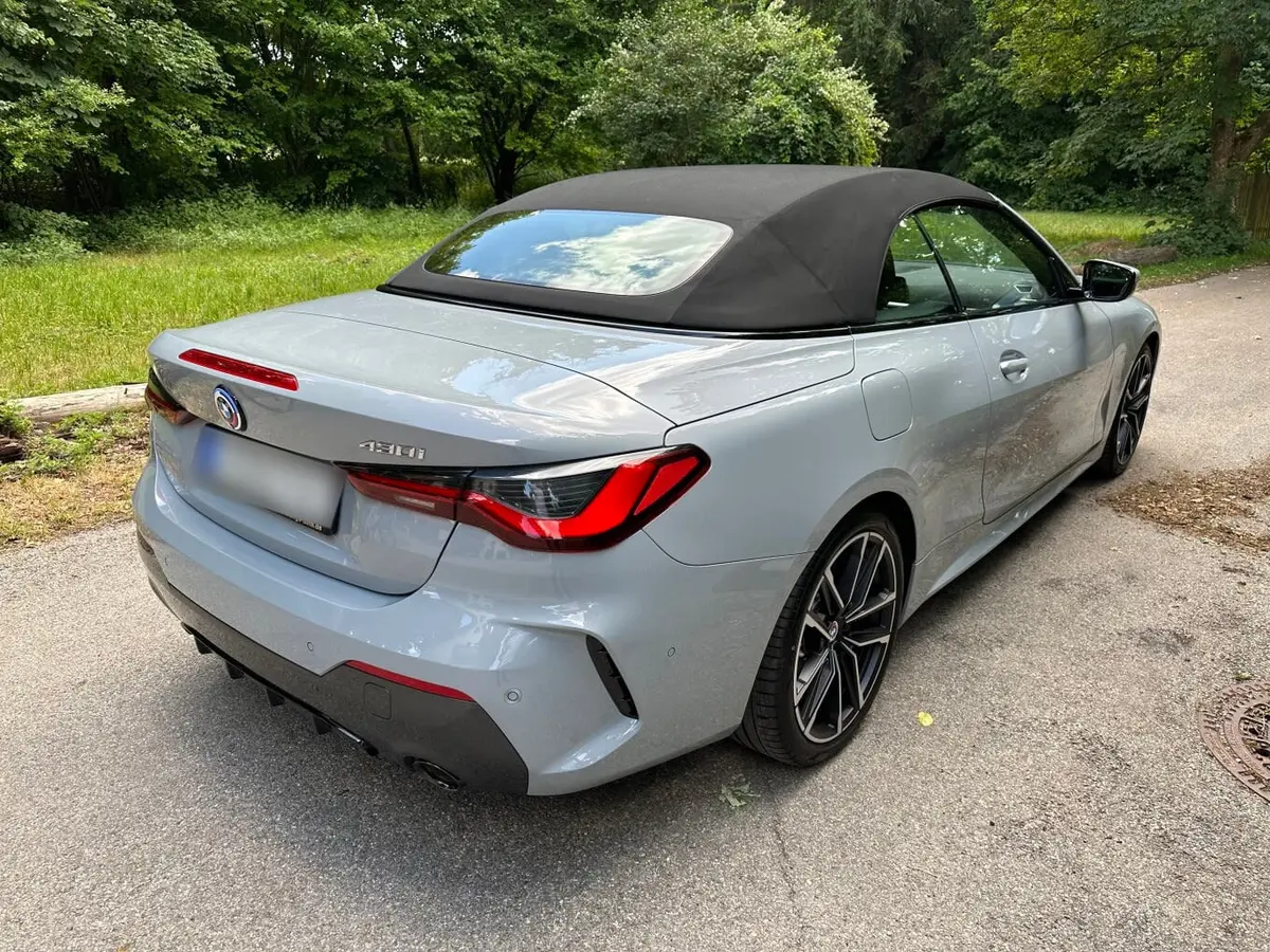 BMW 430i Cabrio 2023, vue avant — Marbella Super Car Rental, Marbella. BMW 430i Cabrio in Marbella La location d'une BMW 430i Cabrio à Marbella permet…