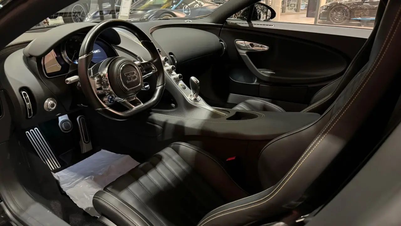 Bugatti Chiron 110 Ani 2019, vista trasera — Marbella Super Car Rental, Marbella. Bugatti Chiron 110 Ani in Marbella El alquiler del Bugatti Chiron 110 Ani en Marbella…
