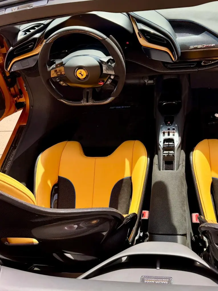 Ferrari SF90 Spider Tailor Made 2025, salpicadero — Marbella Super Car Rental, Marbella. Ferrari SF90 Spider Tailor Made in Marbella El alquiler del Ferrari SF90 Spider Tailor…