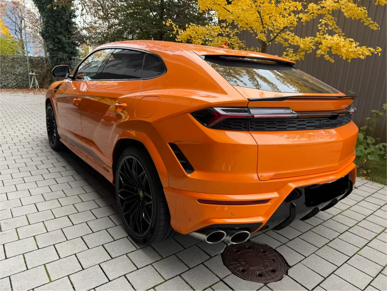 Lamborghini URUS SE 2025, extérieur — Marbella Super Car Rental, Marbella. Lamborghini URUS SE in Marbella Louer le Lamborghini URUS SE à Marbella permet de…
