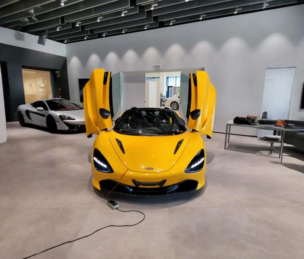 McLaren 720S Spider 2022, extérieur — Marbella Super Car Rental, Marbella. McLaren 720S Spider in Marbella Louer une McLaren 720S Spider à Marbella permet de…