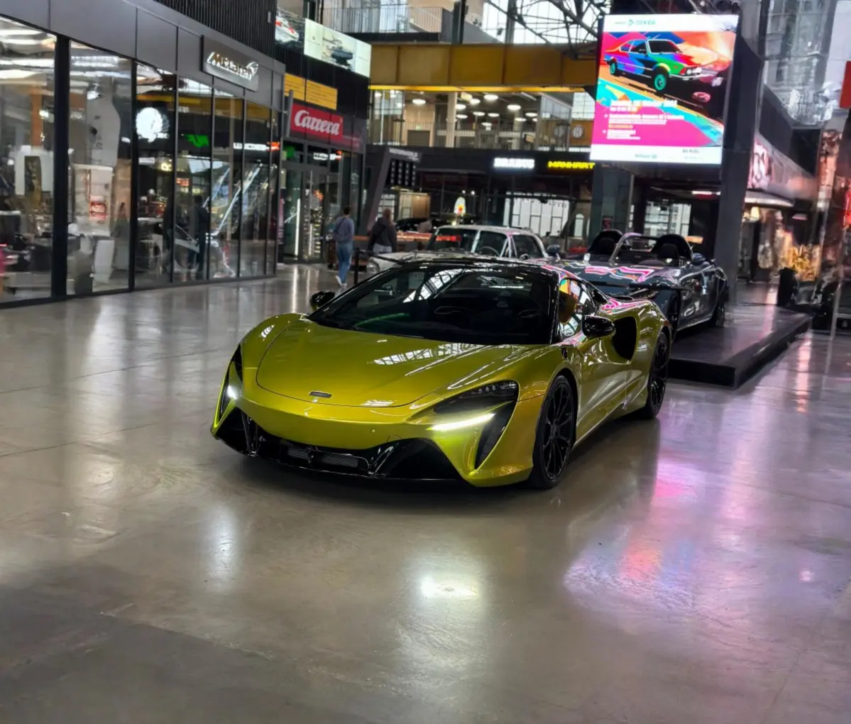 McLaren Artura Spider 2024, interior — Marbella Super Car Rental, Marbella. McLaren Artura Spider in Marbella El alquiler del McLaren Artura Spider en Marbella…