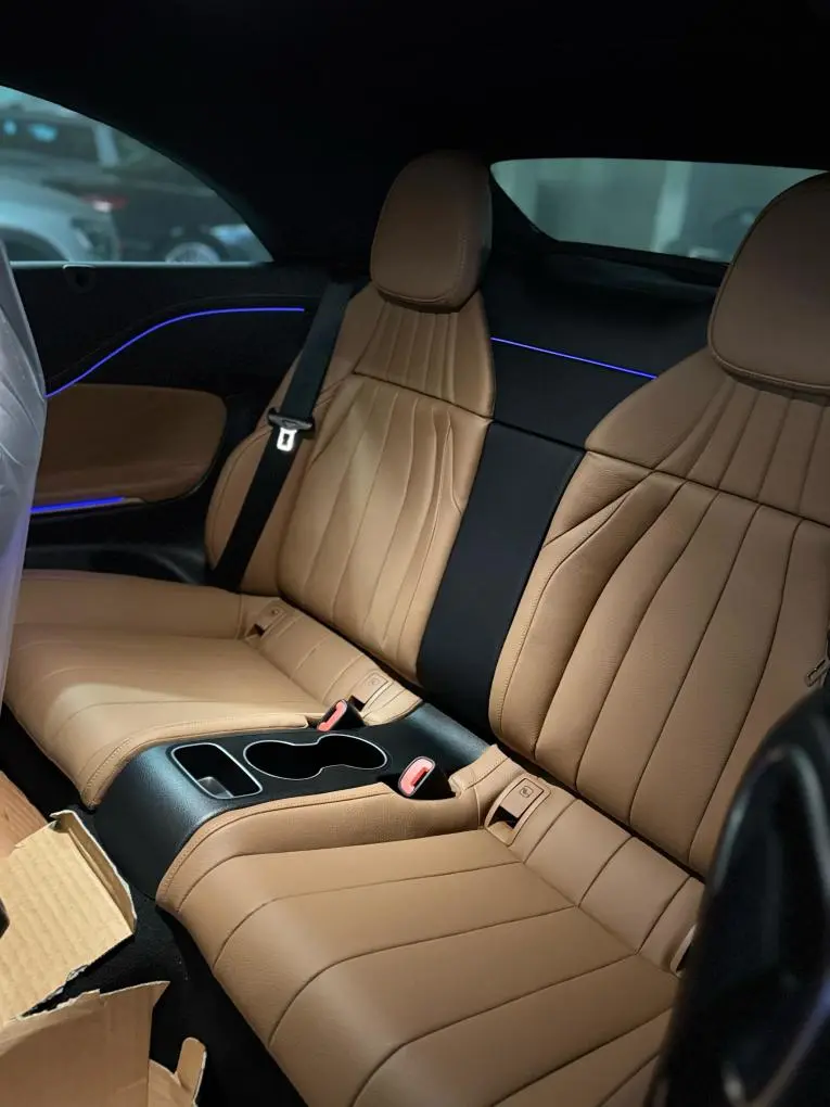 Mercedes Benz CLE 300 Cabriolet AMG Premium 2025, vista trasera — Marbella Super Car Rental, Marbella. Mercedes Benz CLE 300 Cabriolet AMG Premium in Marbella El alquiler del Mercedes Benz CLE…