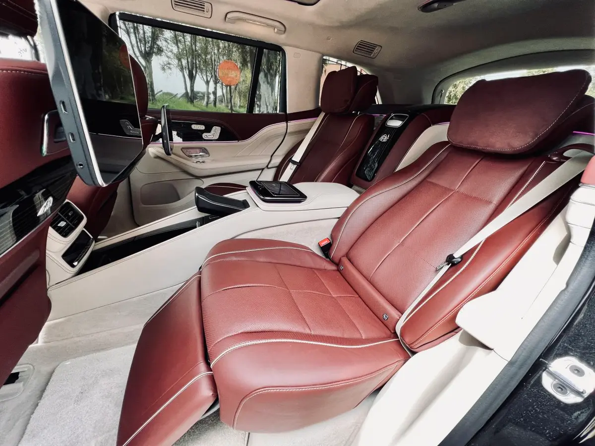 Mercedes Benz GLS Maybach 2022, interior — Marbella Super Car Rental, Marbella. Mercedes Benz GLS Maybach in Marbella El alquiler de un Mercedes Benz GLS Maybach en…