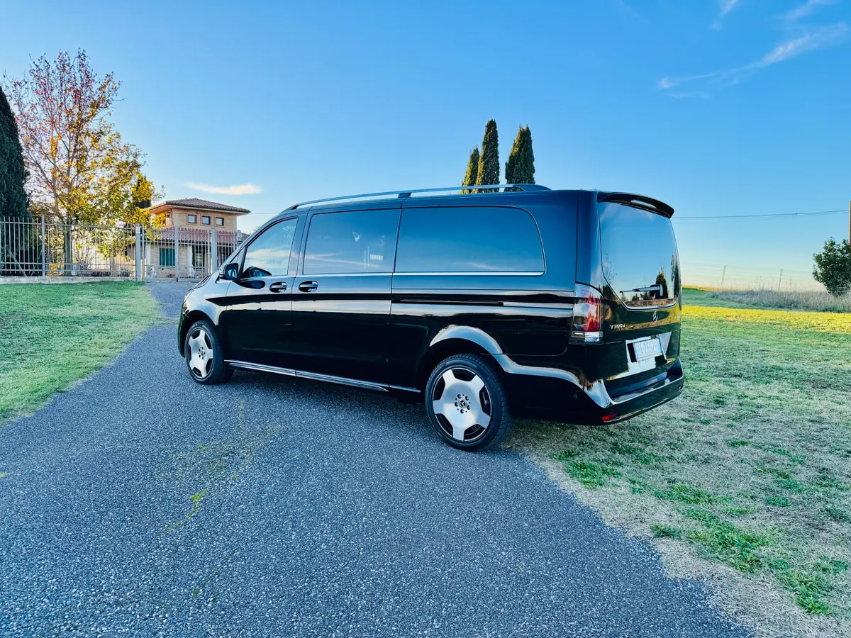 Mercedes Benz V300 4x4 XL Exclusive 7 seats 2025, exterior — Marbella Super Car Rental, Marbella. Mercedes Benz V300 4x4 XL Exclusive 7 seats in Marbella El alquiler del Mercedes Benz…