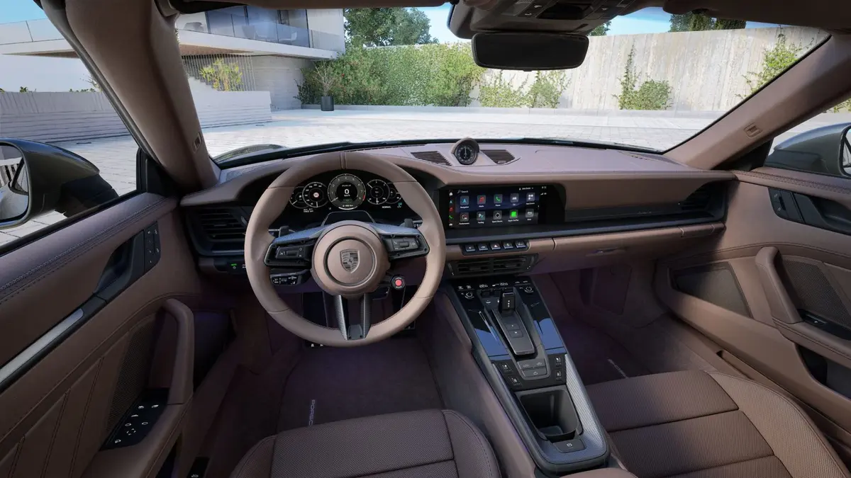 Porsche 911 992 Carrera Turbo S Cabrio 2026, vue arrière — Marbella Super Car Rental, Marbella. Porsche 911 992 Carrera Turbo S Cabrio in Marbella Louer la Porsche 911 992 Carrera Turbo…