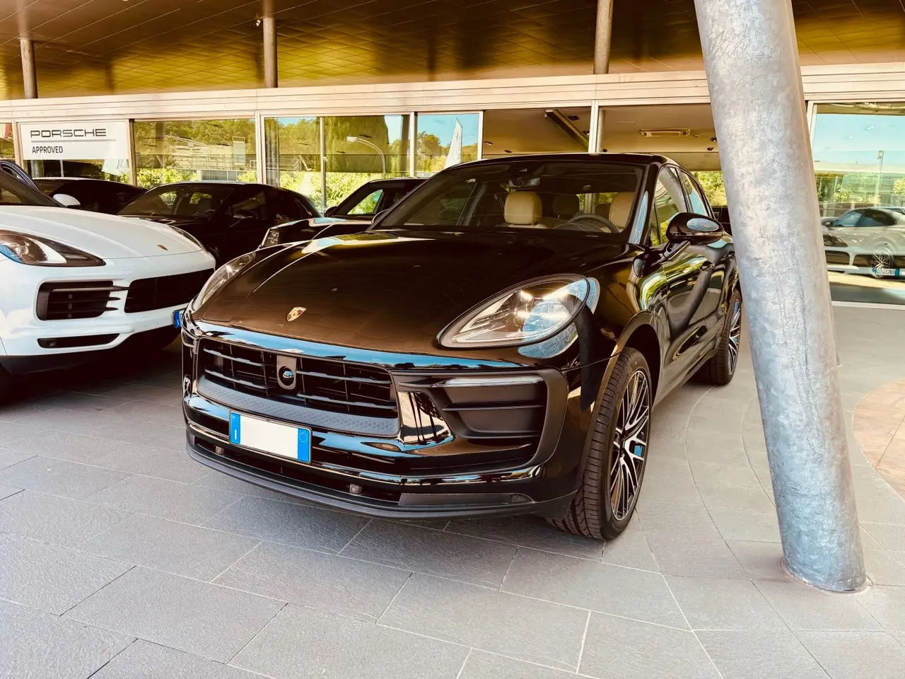 Porsche Macan 2024 — Marbella Super Car Rental, Marbella. Porsche Macan in Marbella La location d'un Porsche Macan à Marbella permet de disposer…