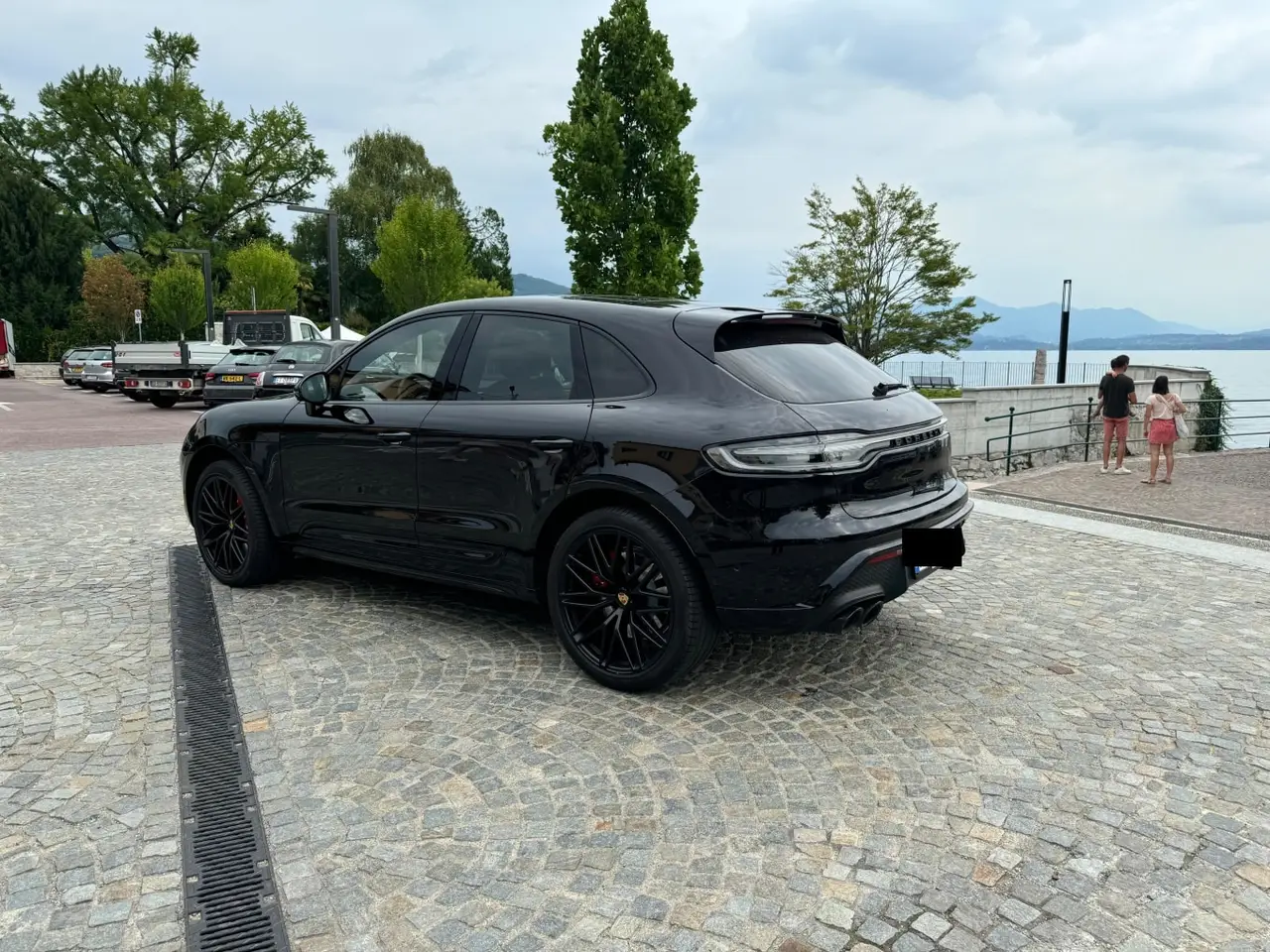 Porsche Macan GTS 2024, vista frontal — Marbella Super Car Rental, Marbella. Porsche Macan GTS in Marbella Optar por el alquiler del Porsche Macan GTS en Marbella…