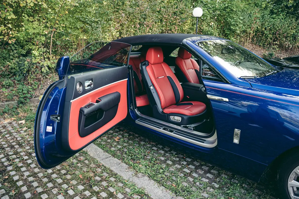 Rolls-Royce Dawn 2022, front view — Marbella Super Car Rental, Marbella. Rolls-Royce Dawn in Marbella Renting the Rolls-Royce Dawn in Marbella provides dedicated…