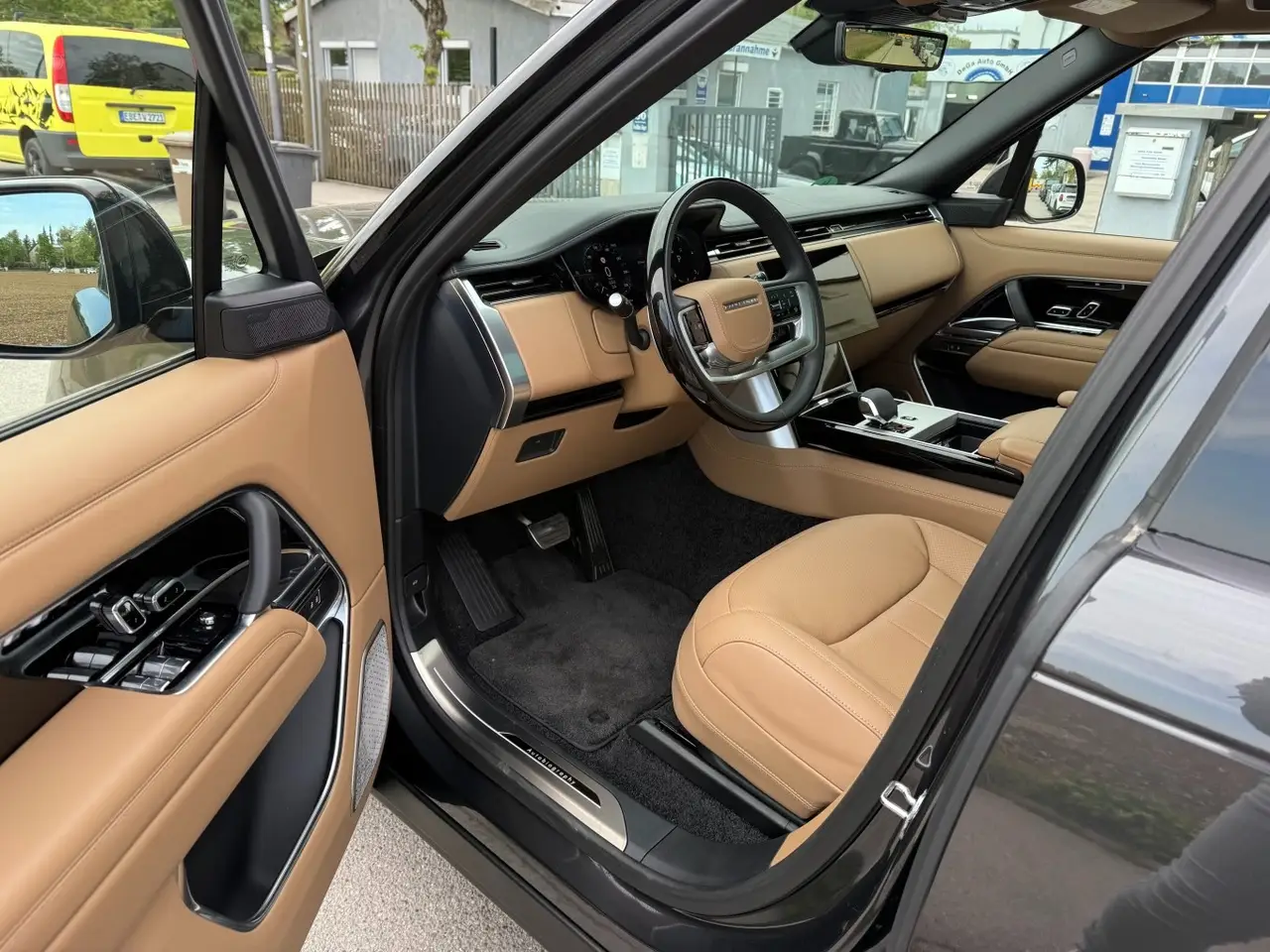 Rover Range Rover Autobiography D350 7s 2025, vista frontal — Marbella Super Car Rental, Marbella. Rover Range Rover Autobiography D350 7s in Marbella El alquiler del Rover Range Rover…
